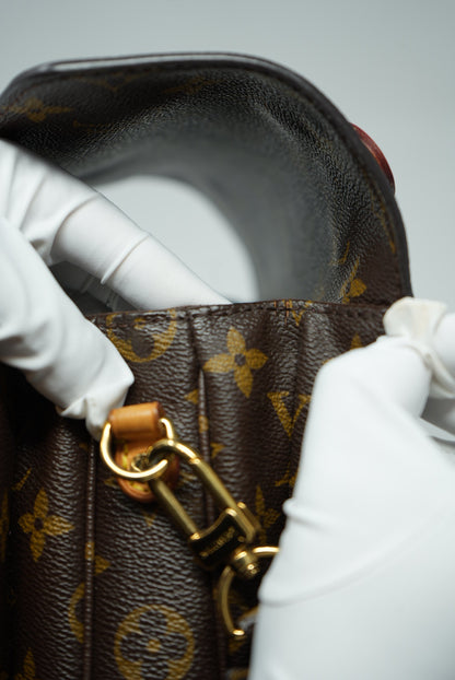 Louis Vuitton Pochette Metis