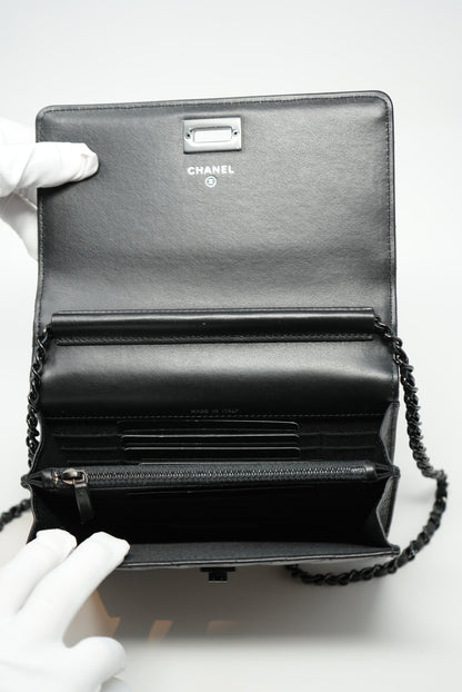 Pre-Owned Chanel Chevron 2.55 Black WOC