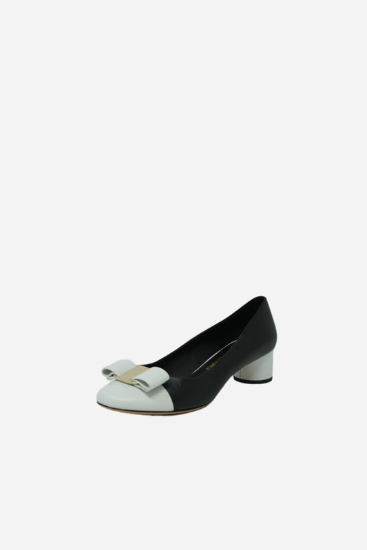 Ferragamo bow Block Heel Pumps