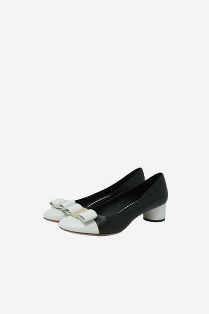 Ferragamo bow Block Heel Pumps