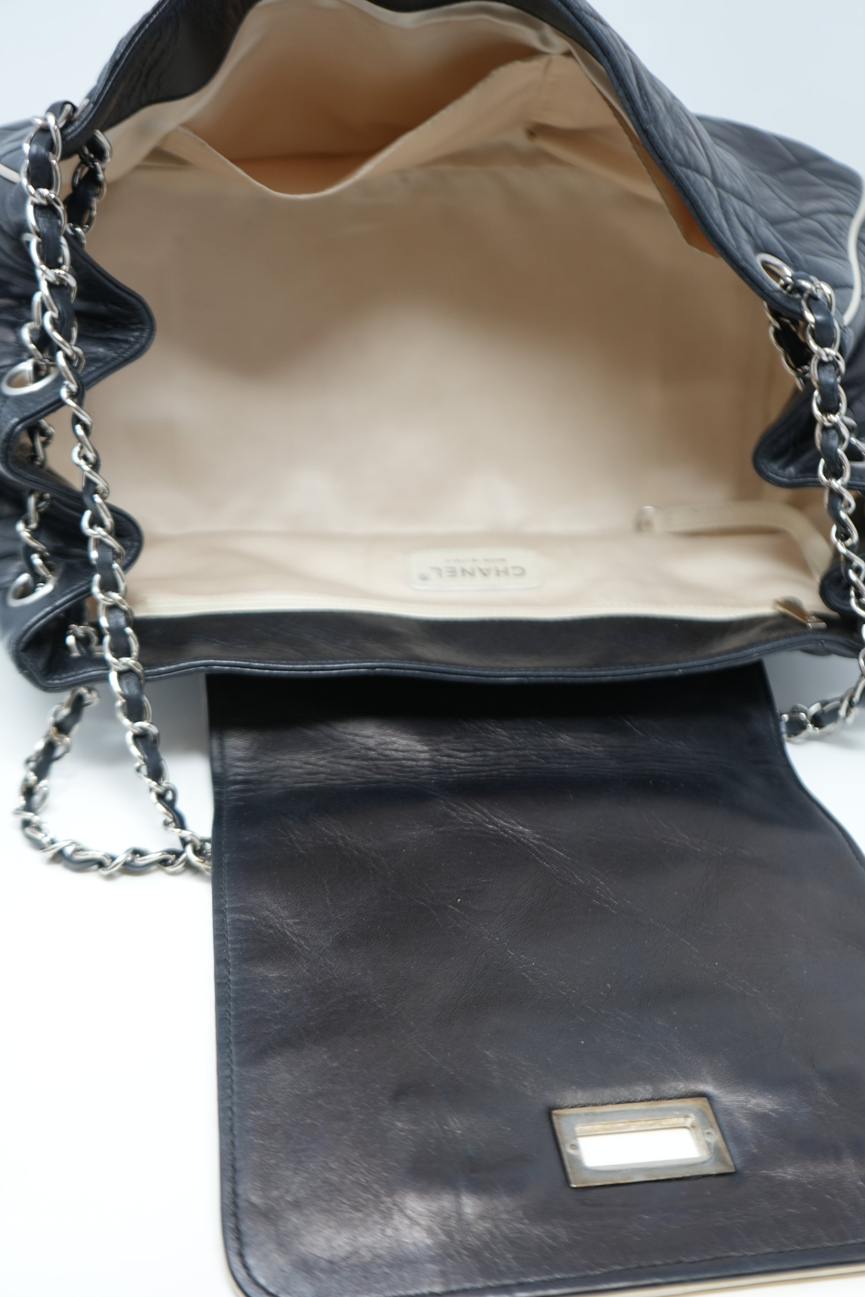 Pre-owned Chanel Black 2.55 Shoulder Bag 2008-2009