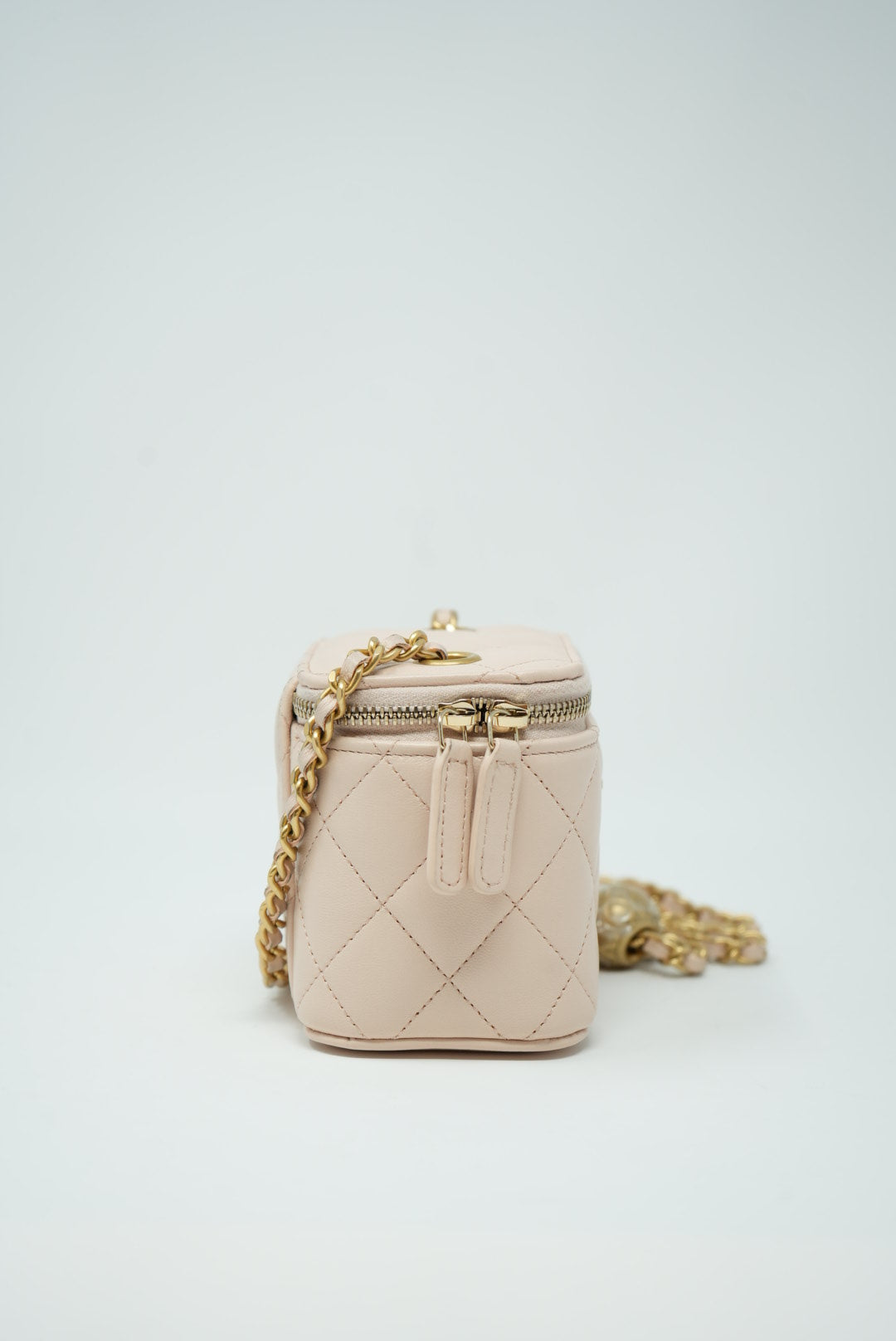 Pre-Owned Chanel 2021 SMALL VANITY WITH CHAIN Beige