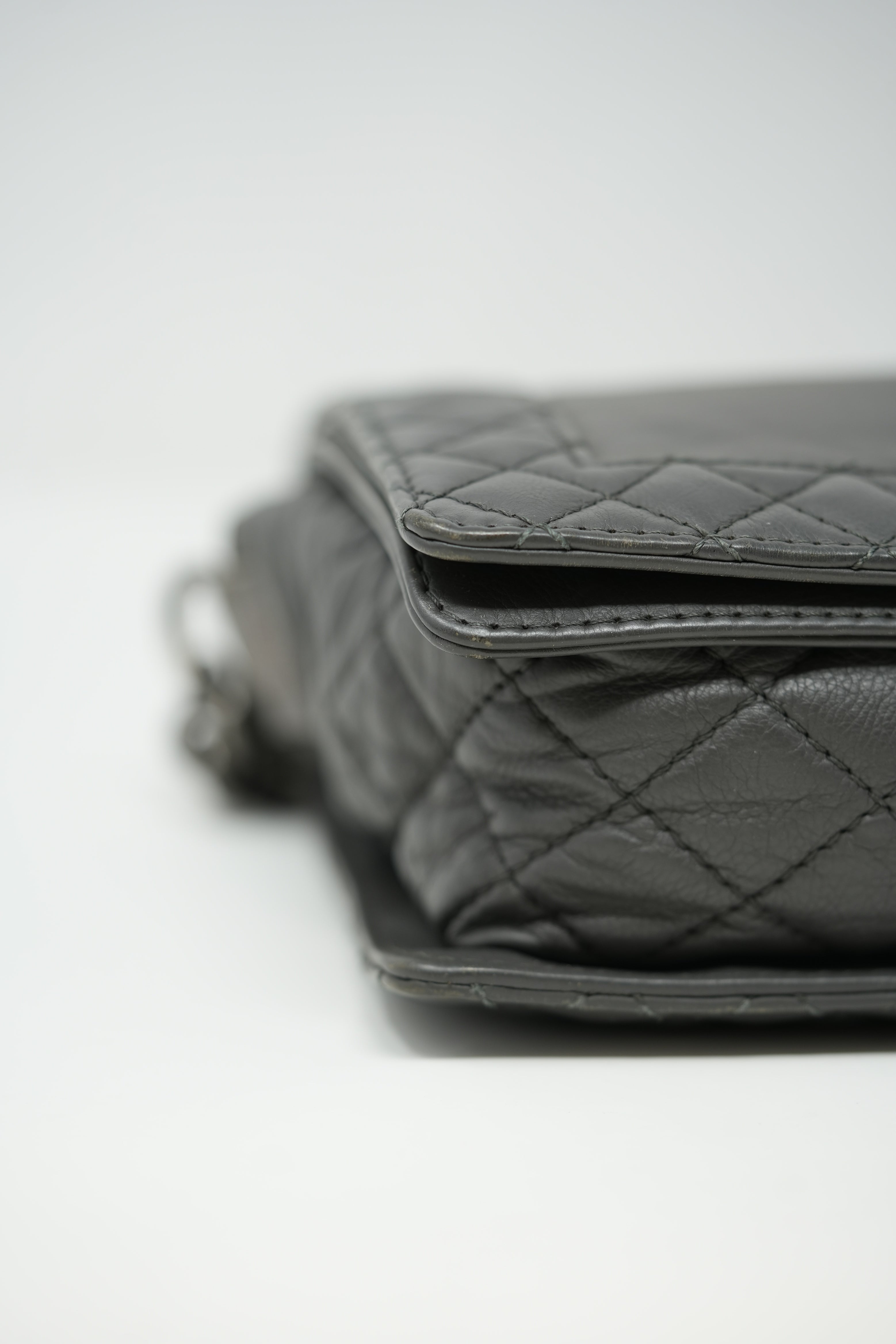 Pre-owned Chanel Medium Reverso Boy Calf