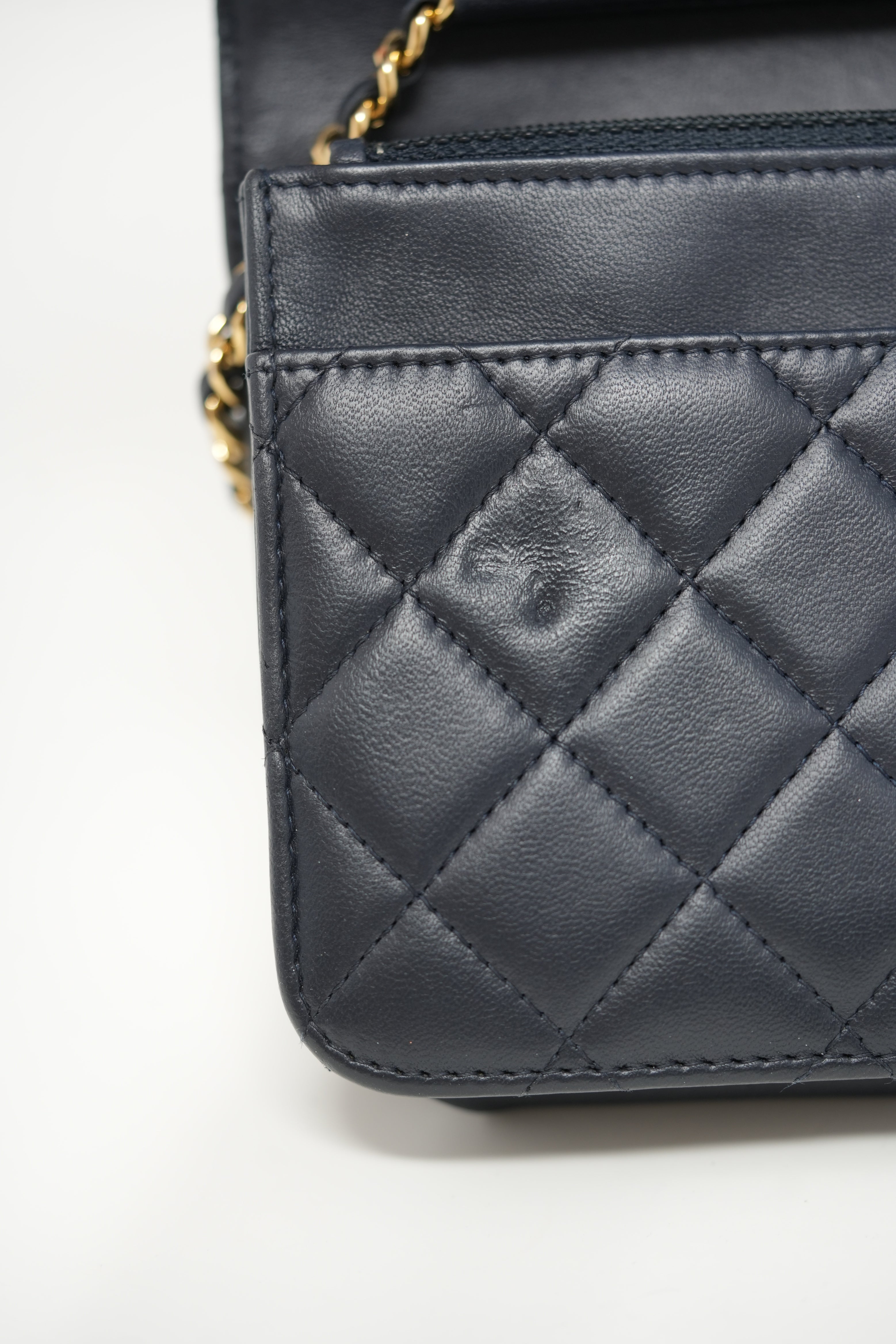 Pre-owned Chanel Navy Lambskin Boy Wallet On Chain - Refurblished