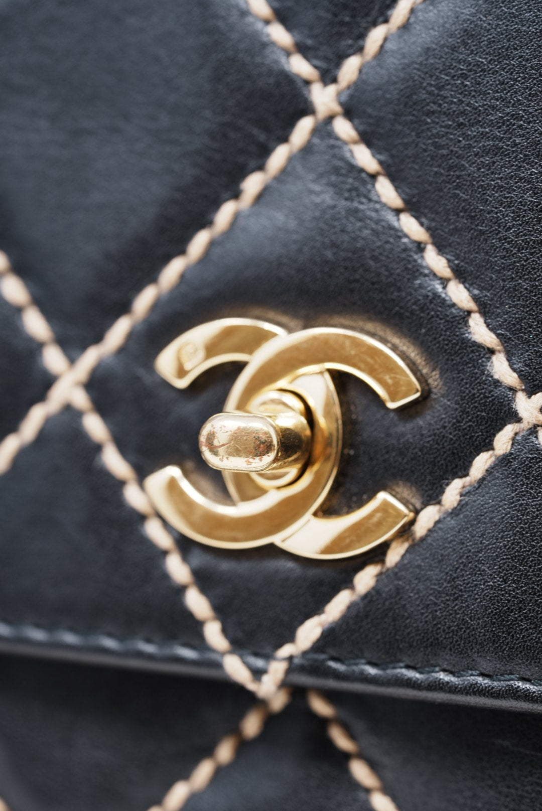 Pre-Owned CHANEL Wild Stitch Shoulder Bag Black 2003-2004