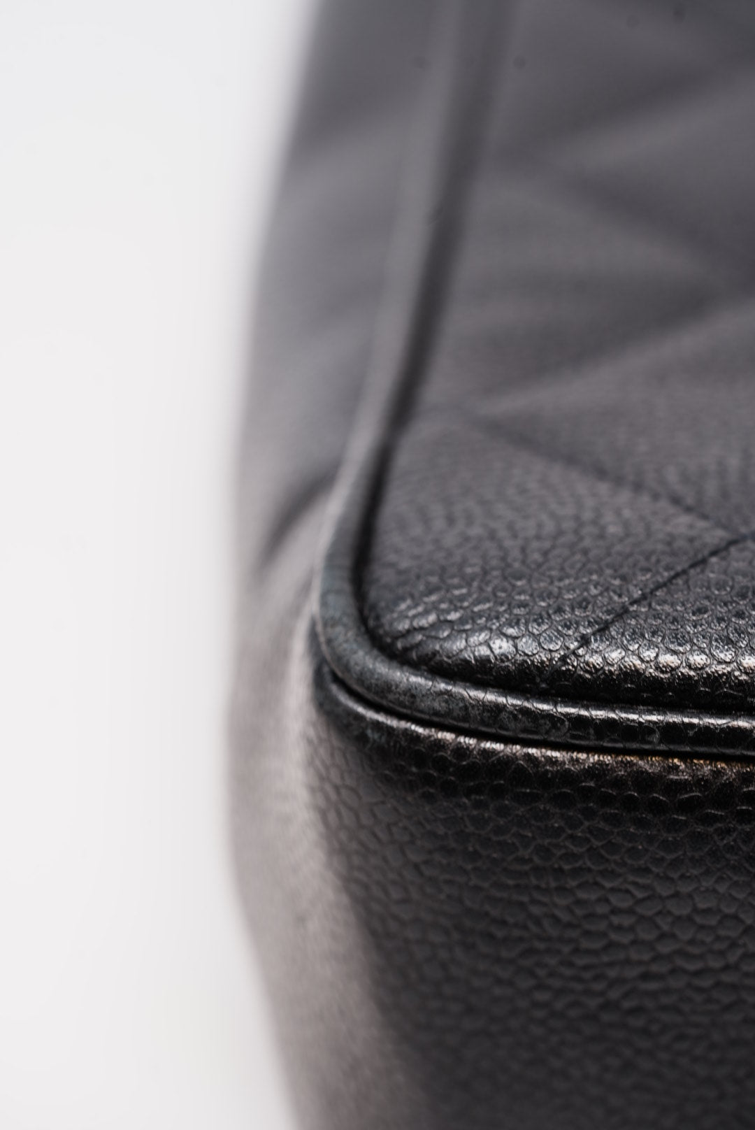 Pre-Owned Chanel Black Quilted Caviar Tote Bag