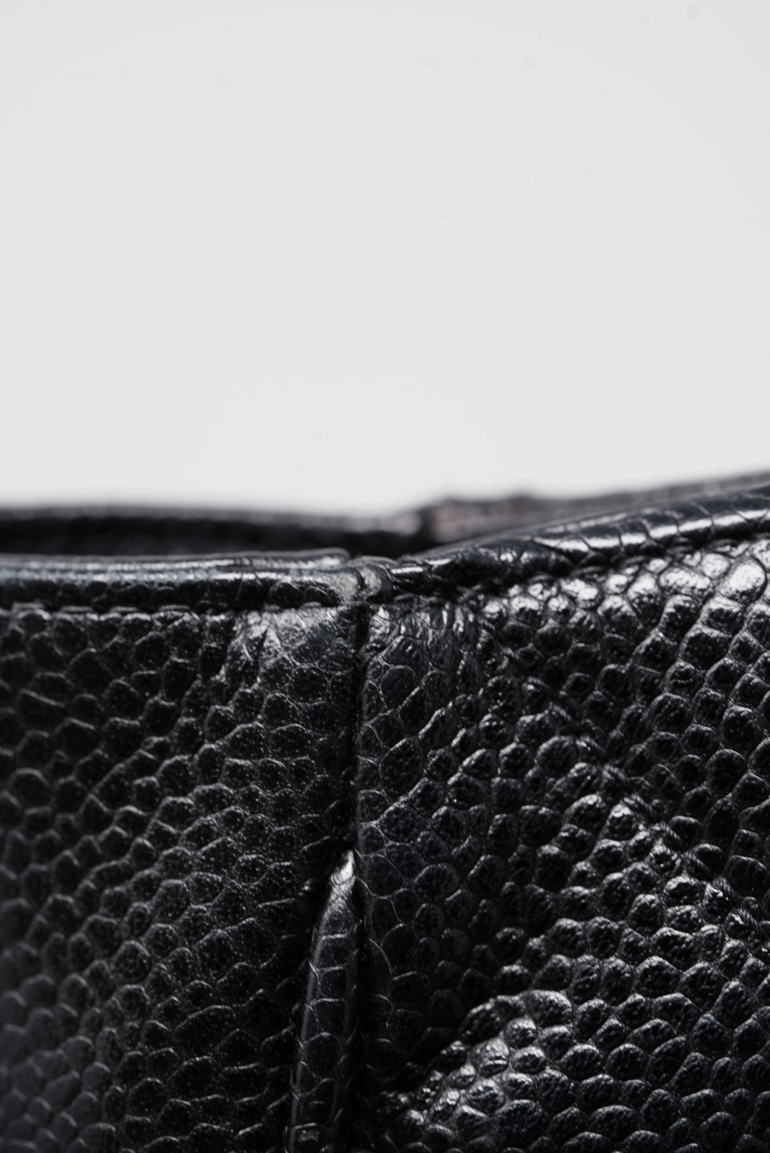 Pre-Owned Chanel Black Quilted Caviar Tote Bag