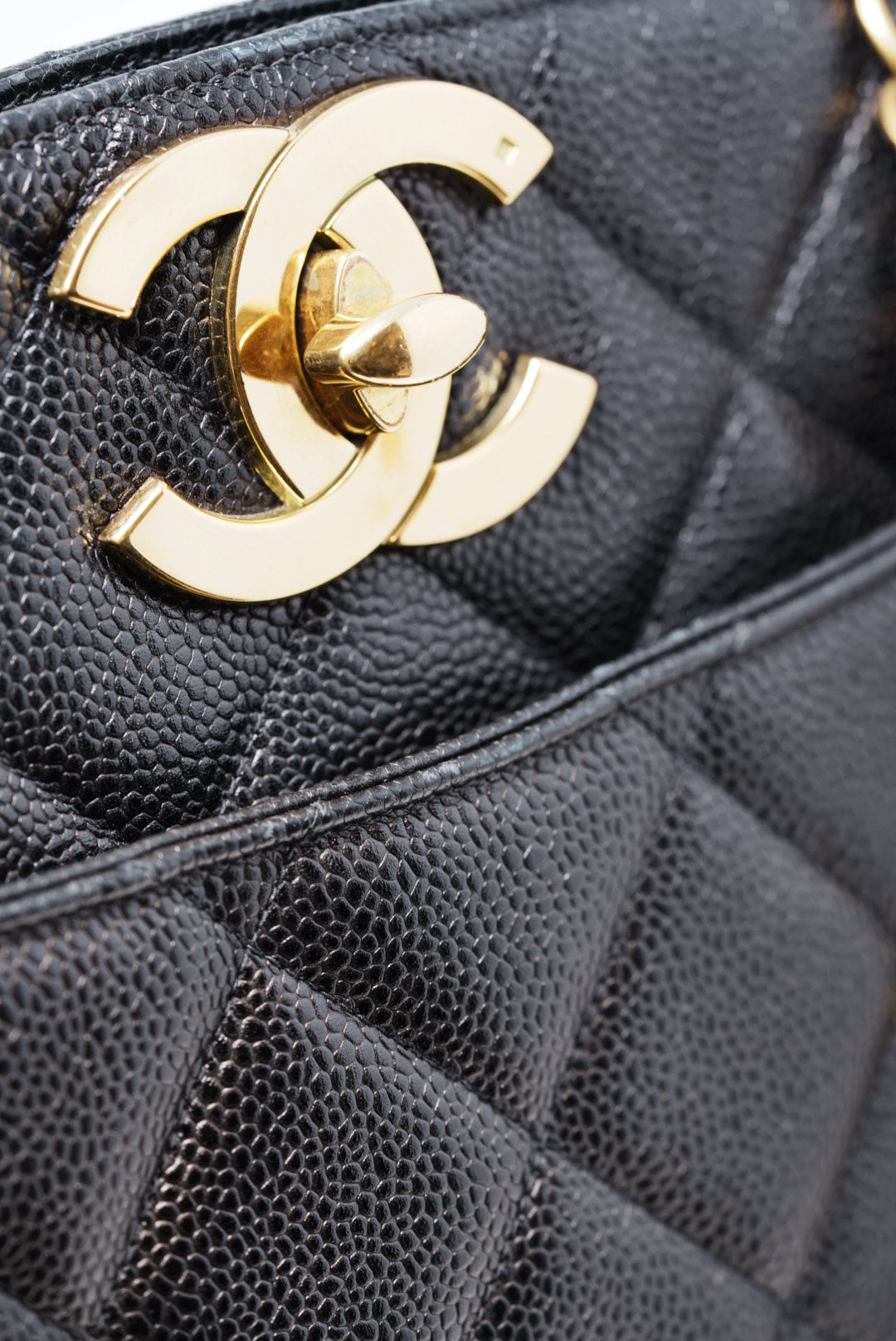Pre-Owned Chanel Black Quilted Caviar Tote Bag