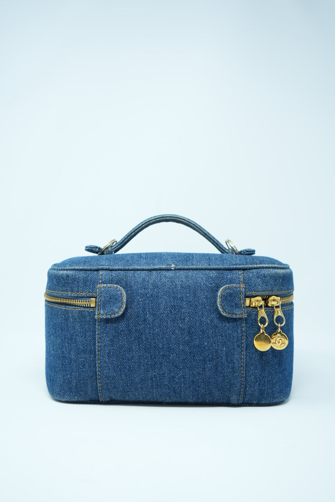 Pre-Owned Chanel Cosmetic Vanity Handbag Indigo Denim