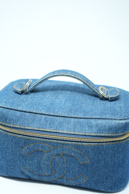 Pre-Owned Chanel Cosmetic Vanity Handbag Indigo Denim