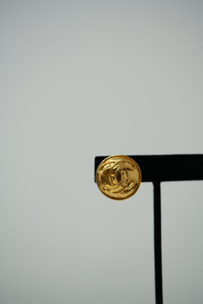 Pre-owned Chanel CC Button Earrings 1994