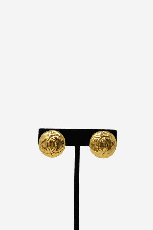 Pre-owned Chanel CC 1994 Button Clip-on Earrings