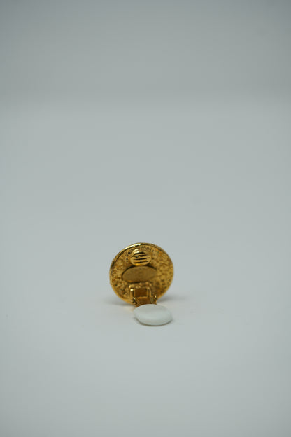 Pre-owned Chanel CC 1994 Button Clip-on Earrings