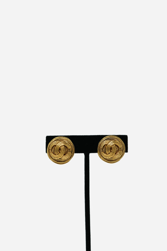 Pre-owned Chanel 1994 CC Button Earrings