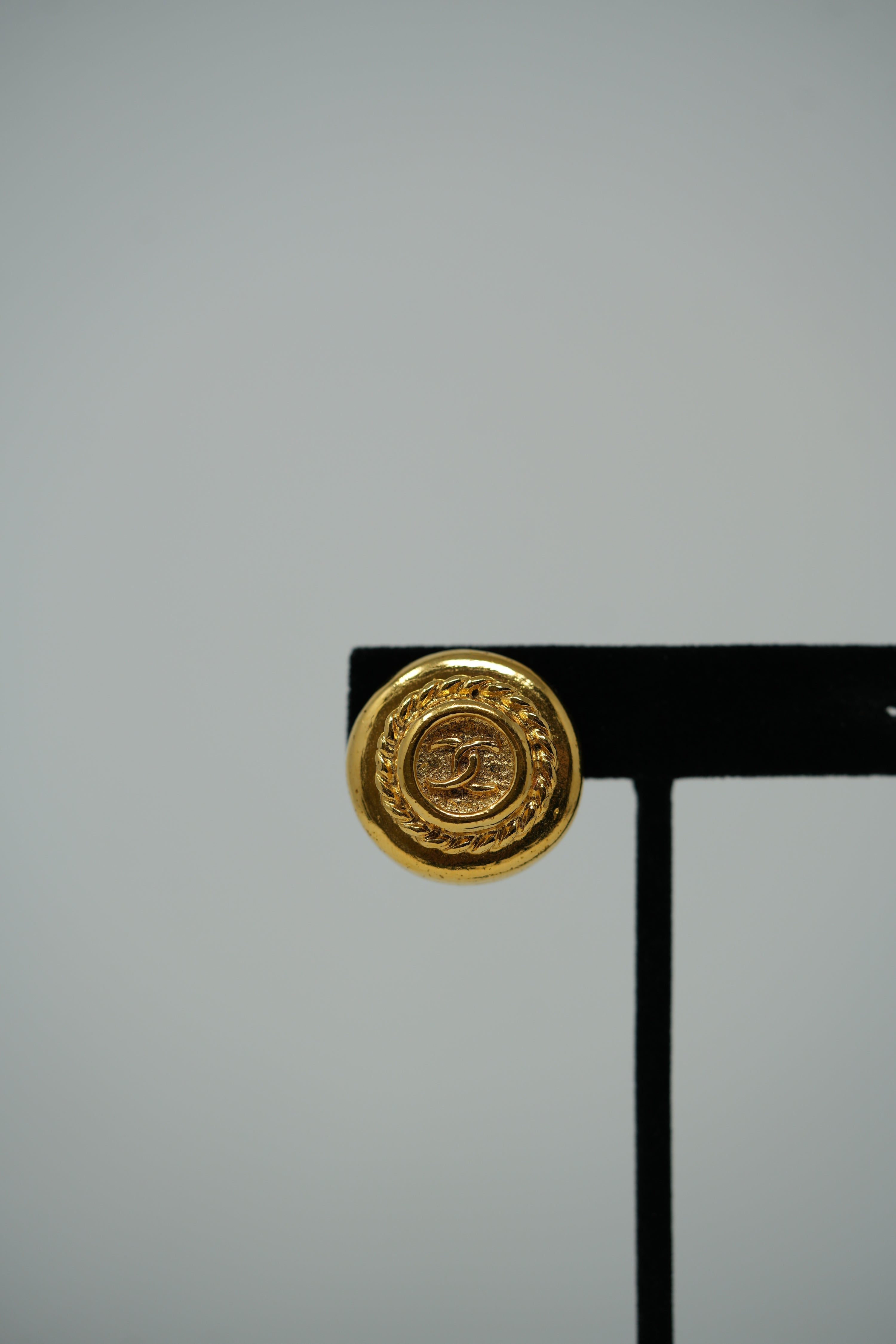 Pre-owned Chanel Round CC Earrings Clip-on 1993