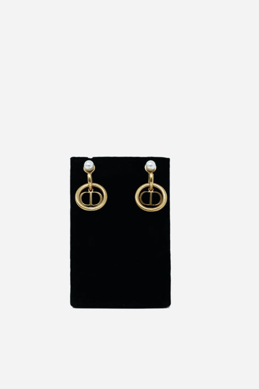 Dior 30 Montaigne Pearl Earrings
