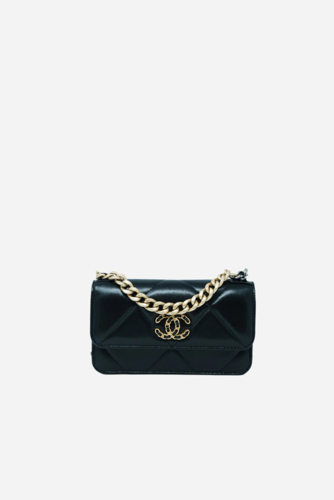 Pre-Owned Chanel 19 Clutch with Chain 2022-2023