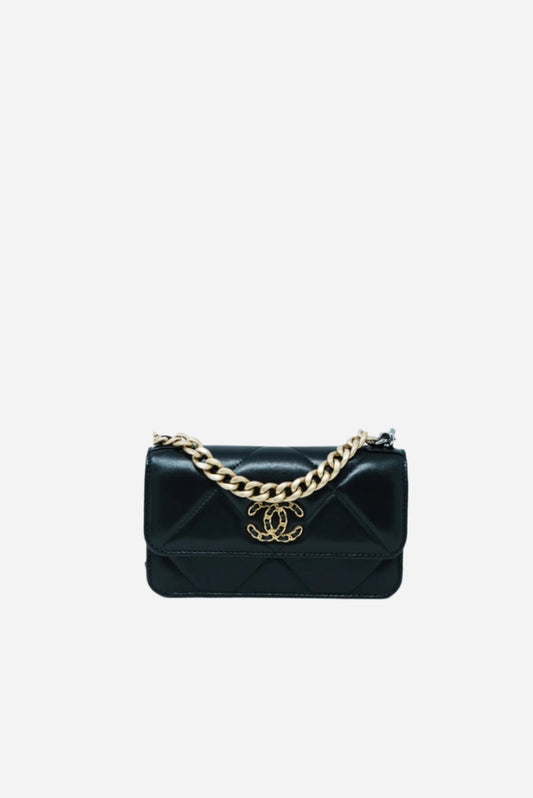 Pre-Owned Chanel 19 Clutch with Chain 2022-2023