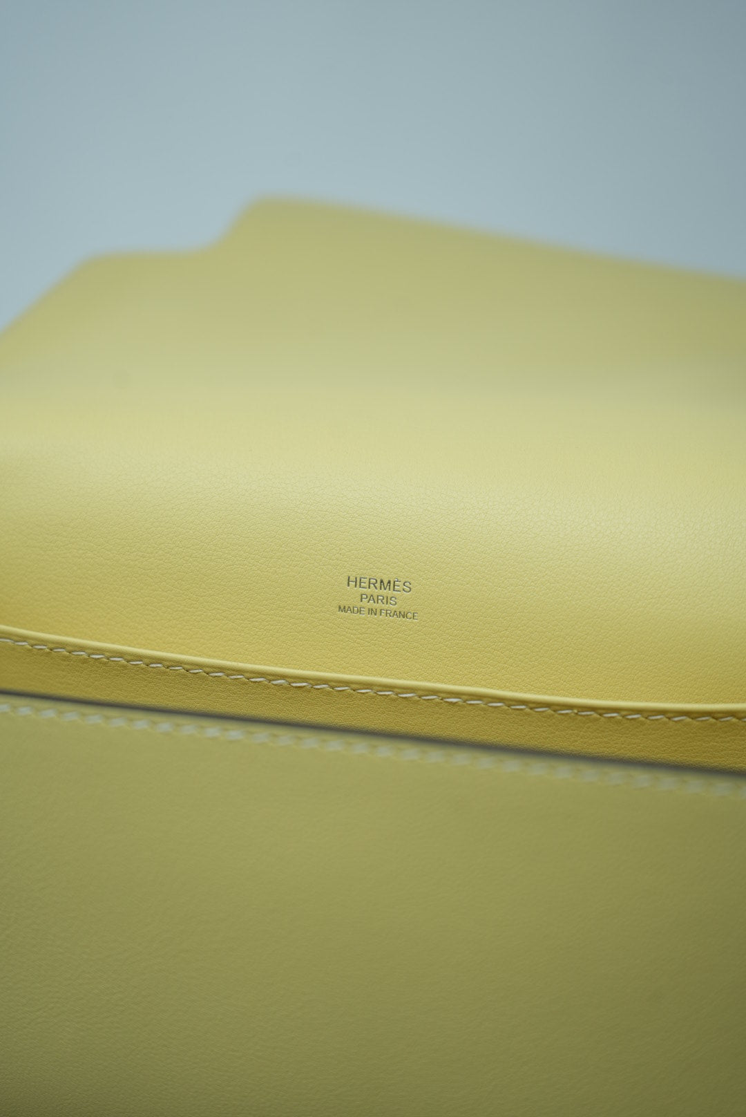 Hermes Roulis 23 Club Ecru-Noir/Jaune poussin/Craie Swift
