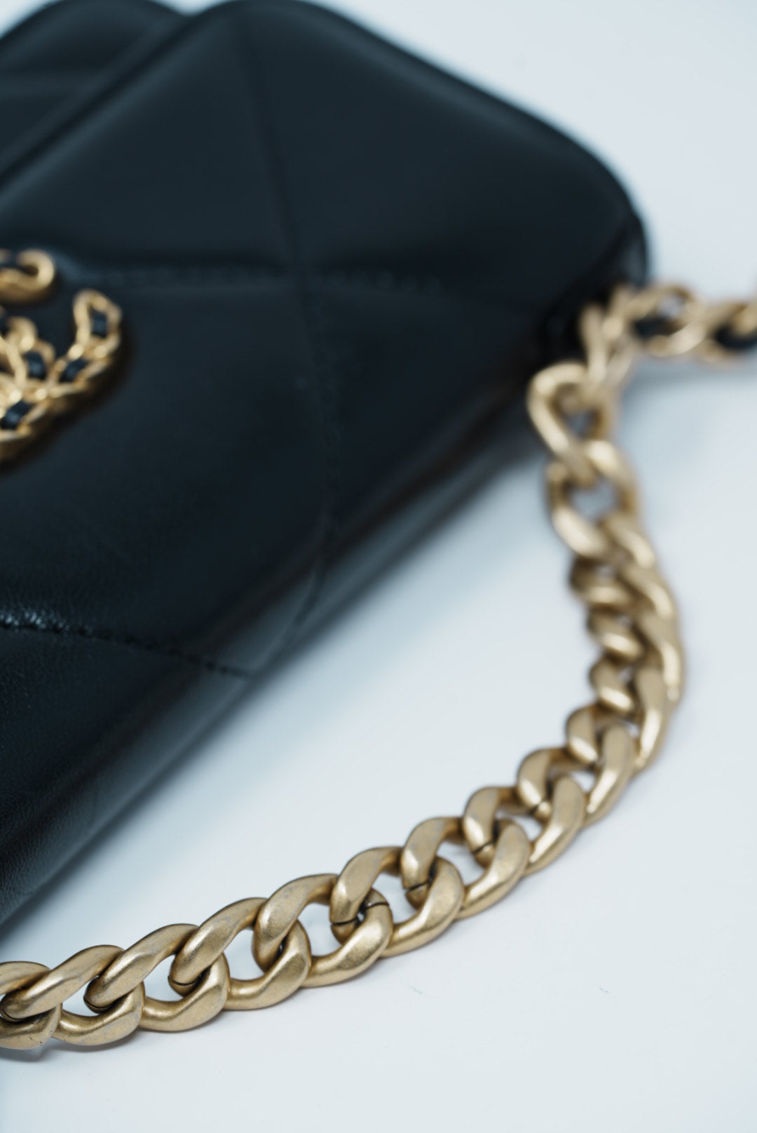Pre-Owned Chanel 19 Black Lambskin Clutch with Chain