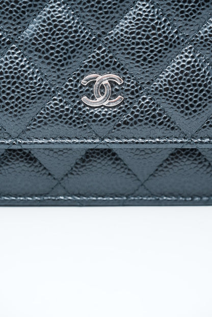 Pre-Owned Chanel Caviar Wallet On Chain