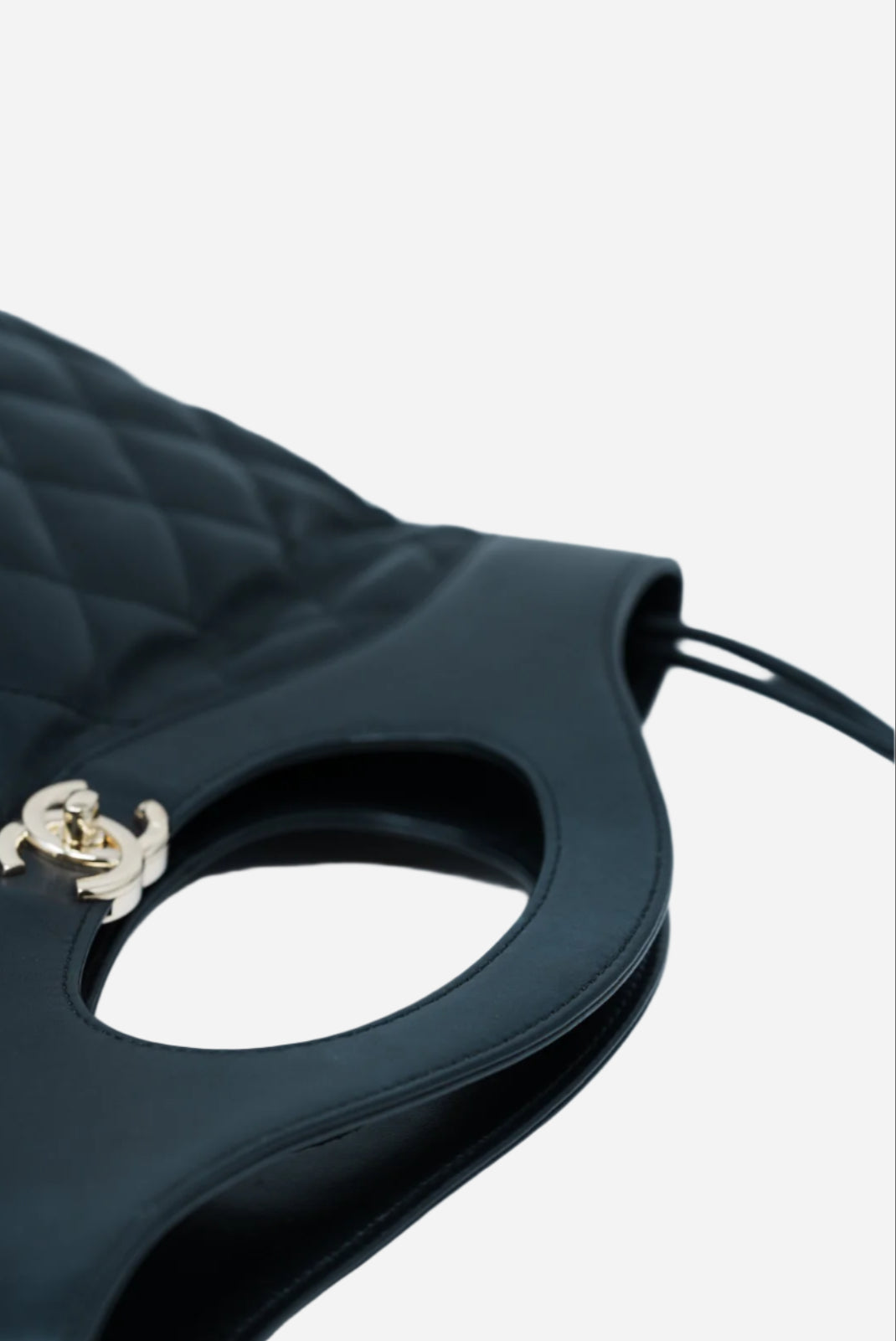 Pre-Owned Chanel Shiny Aged Calfskin Quilted Large 31 bag