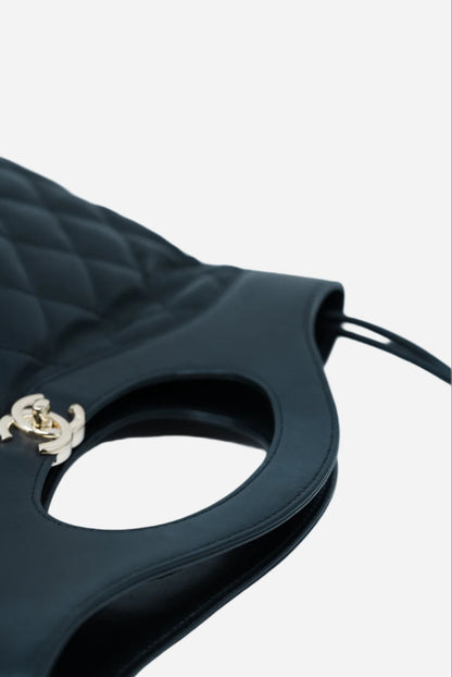 Pre-Owned Chanel Shiny Aged Calfskin Quilted Large 31 bag