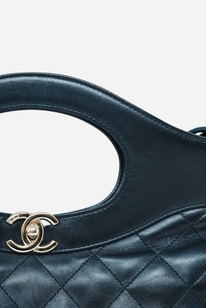 Pre-Owned Chanel Shiny Aged Calfskin Quilted Large 31 bag