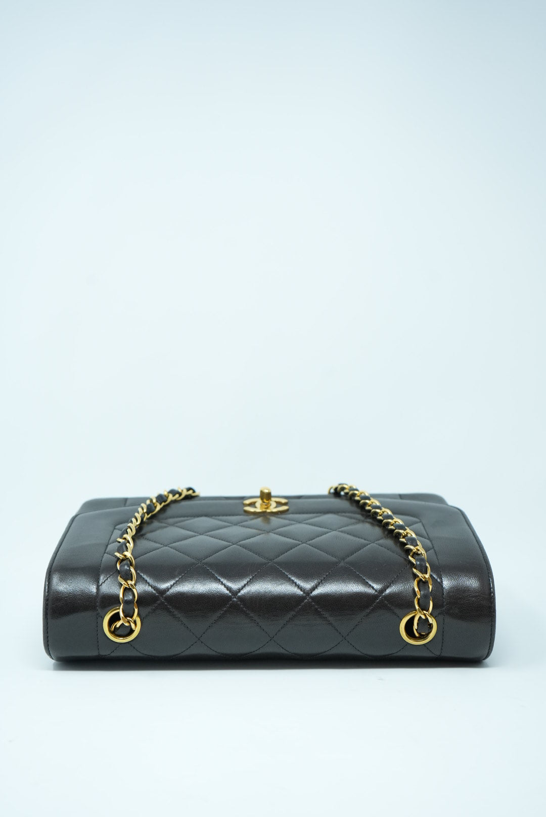 Pre-Owned CHANEL Lambskin Diana Flap Bag Medium