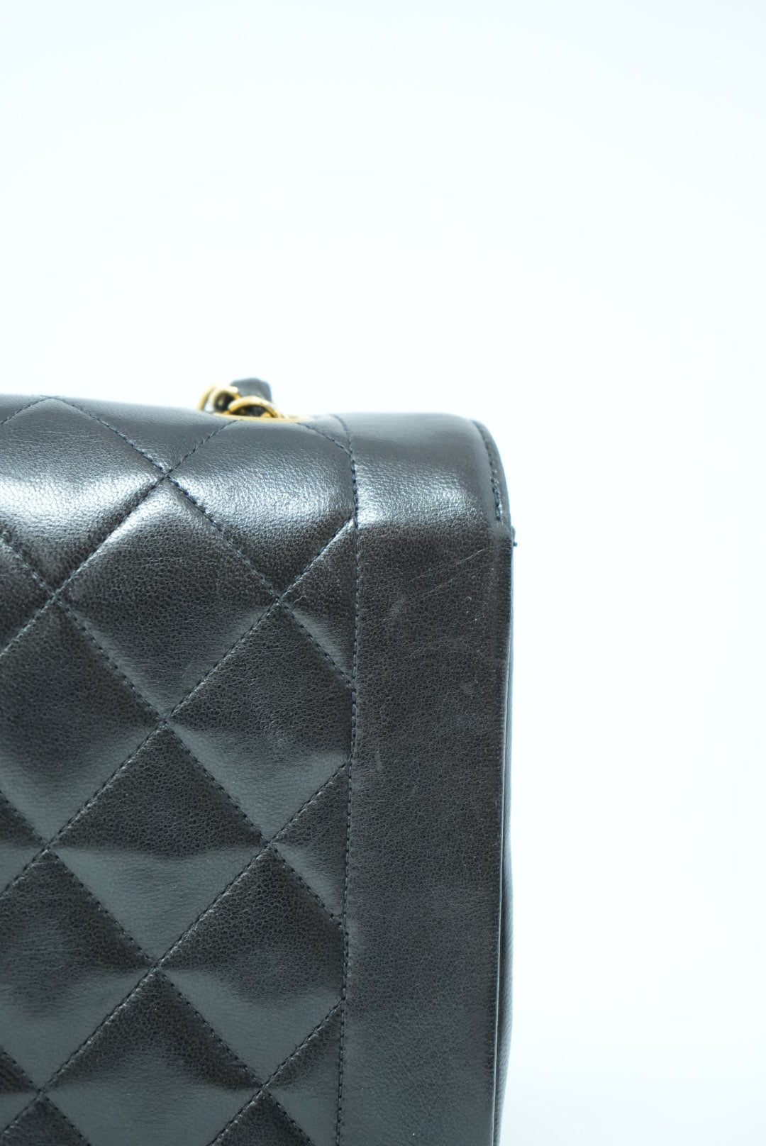 Pre-Owned CHANEL Lambskin Diana Flap Bag Medium