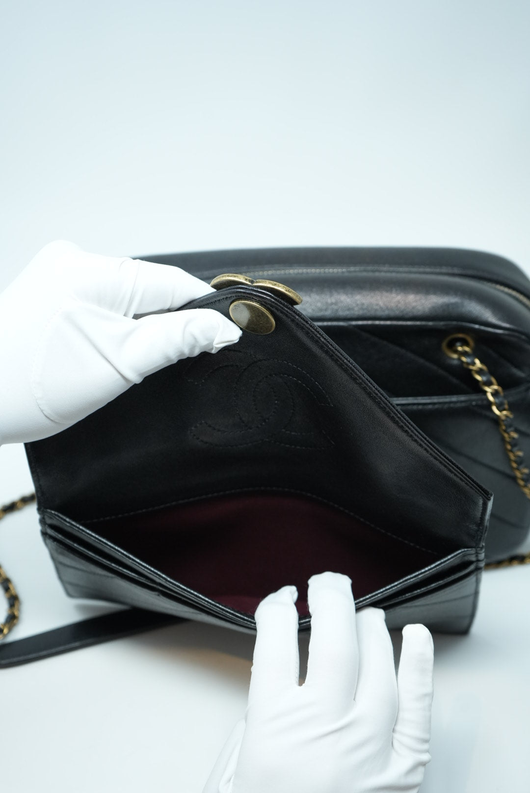 Pre-Owned Chanel Black Camera Crossbody/Shoulder Bag