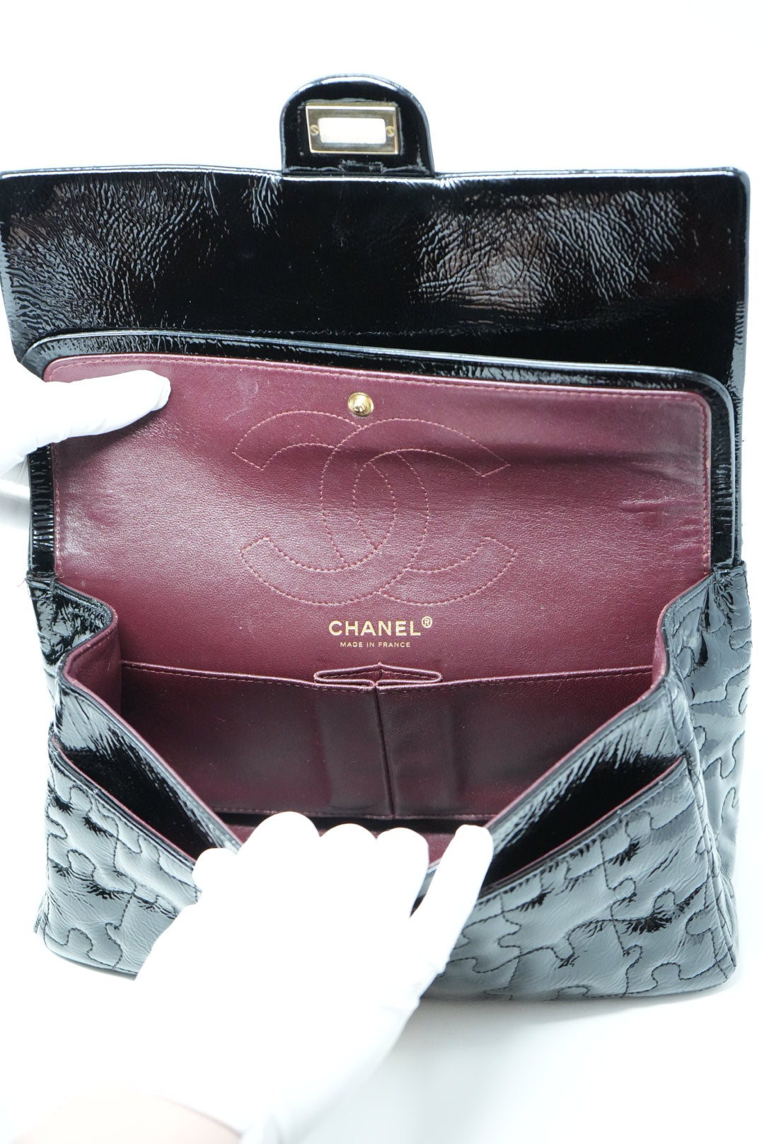 Pre-Owned Chanel Puzzle 2.55 Patent Black