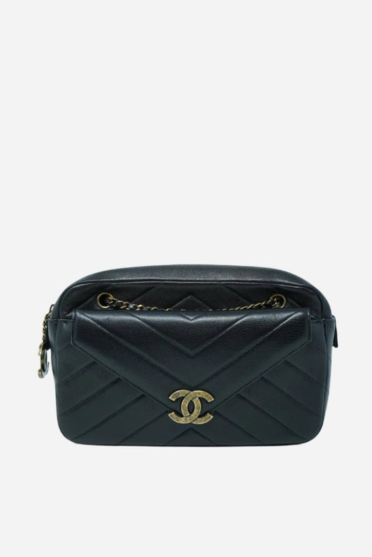 Pre-Owned Chanel Black Camera Crossbody/Shoulder Bag