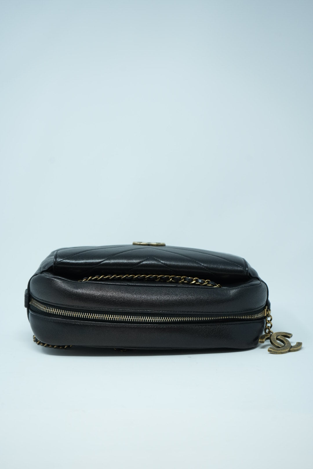 Pre-Owned Chanel Black Camera Crossbody/Shoulder Bag