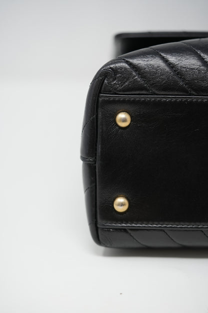 pre-owned Chanel Chevron Coco Handle Medium