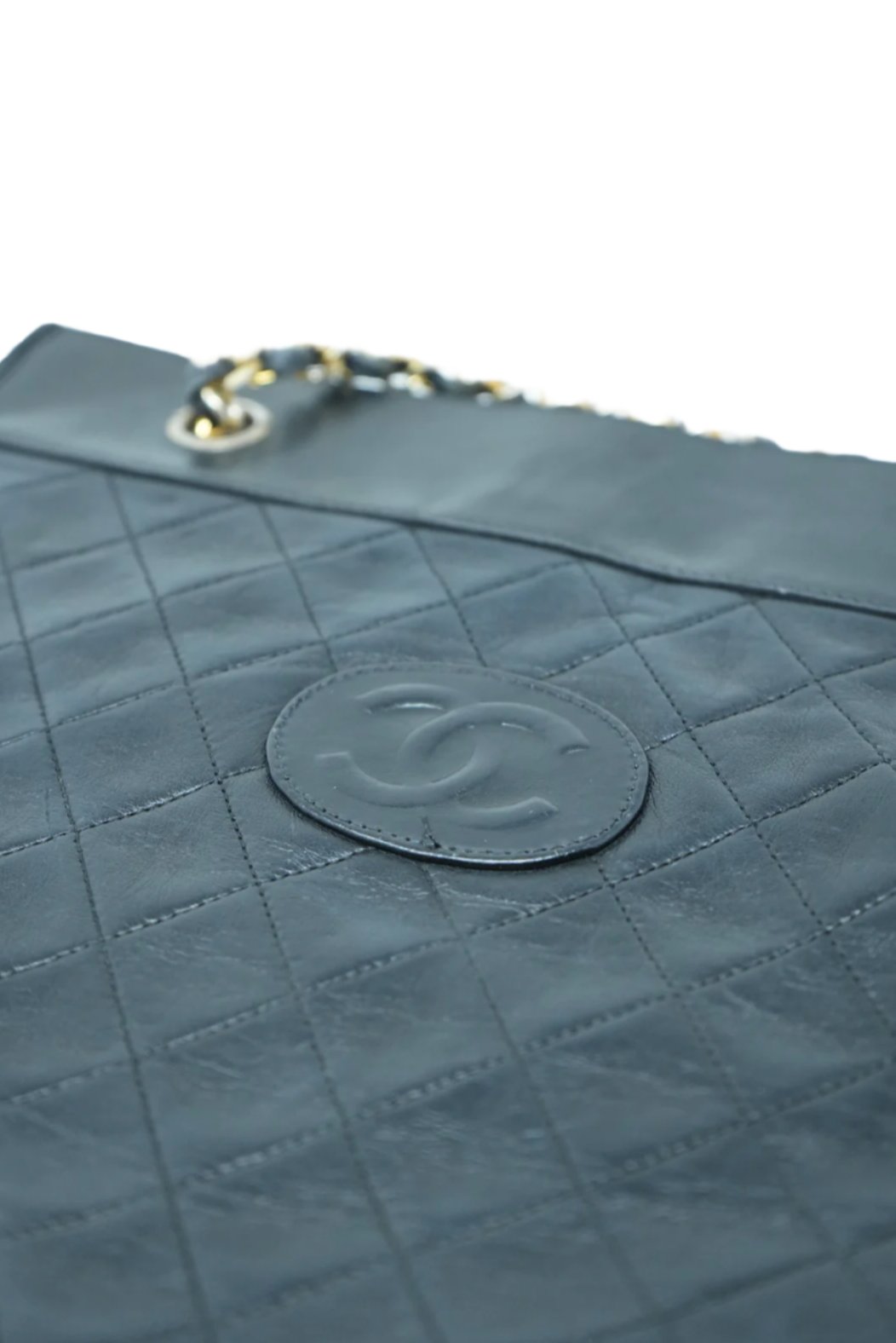 Pre-Owned Chanel Lambskin Tote Black