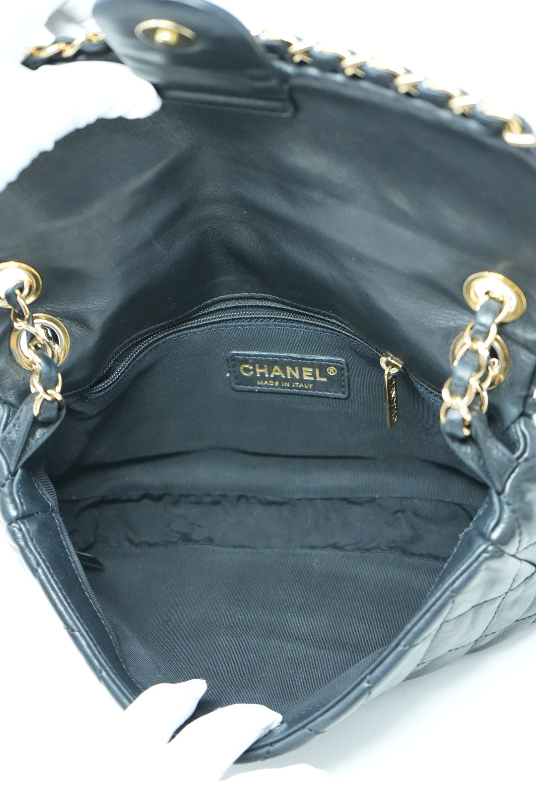 Pre-Owned Chanel Single Flap Bag Black Calfskin