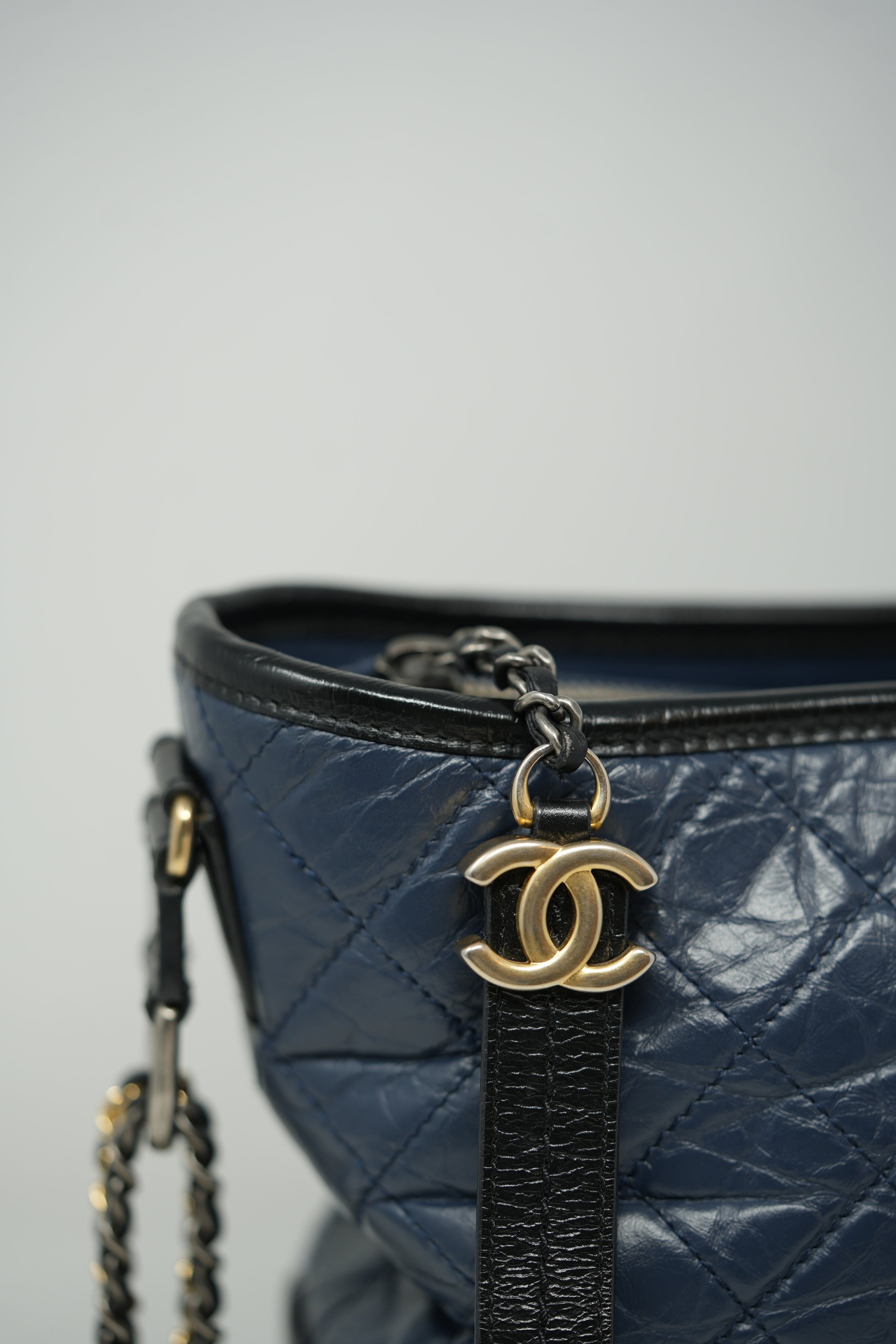 Pre-owned Chanel Gabrielle Hobo Medium Blue