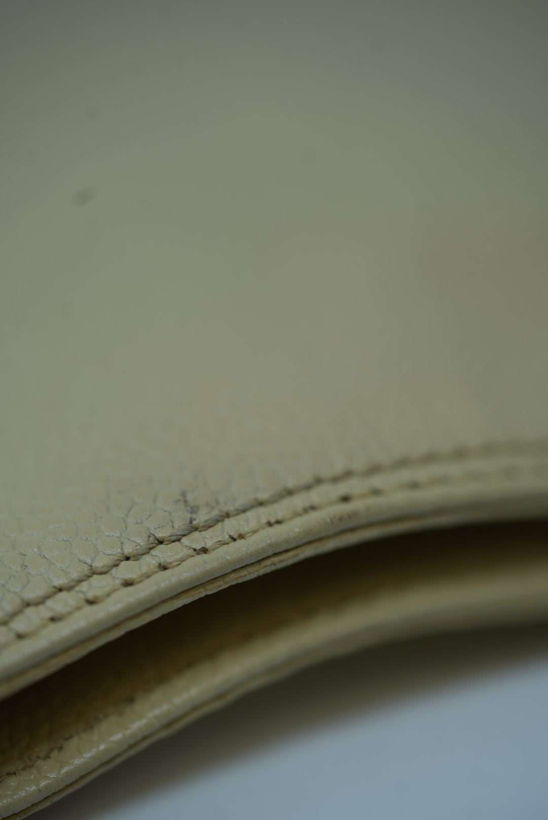 Pre-Owned Chanel Wood Handle Beige Handbag 2000-2002
