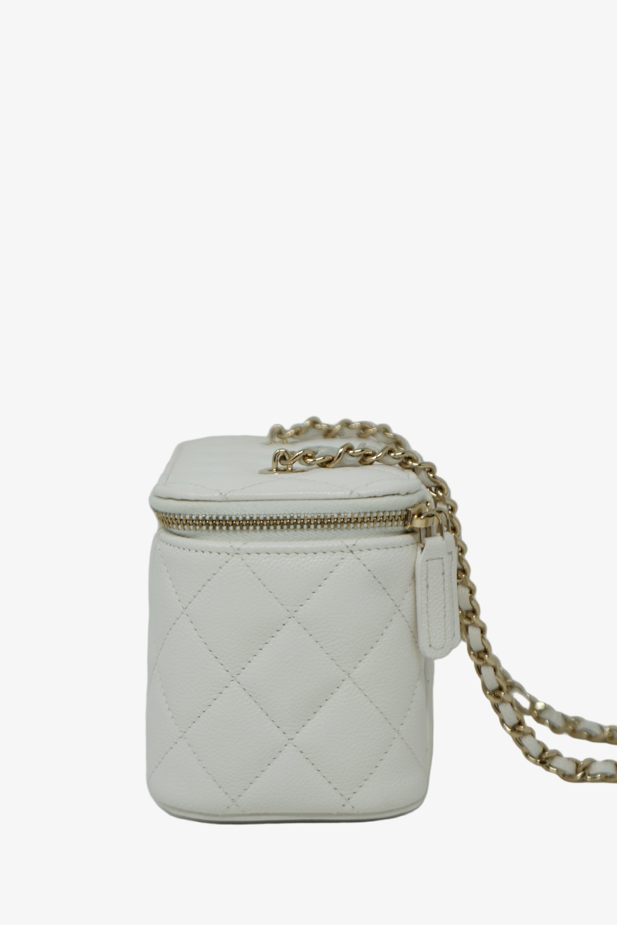 Pre-Owned Chanel White Caviar Leather Vanity With Chain