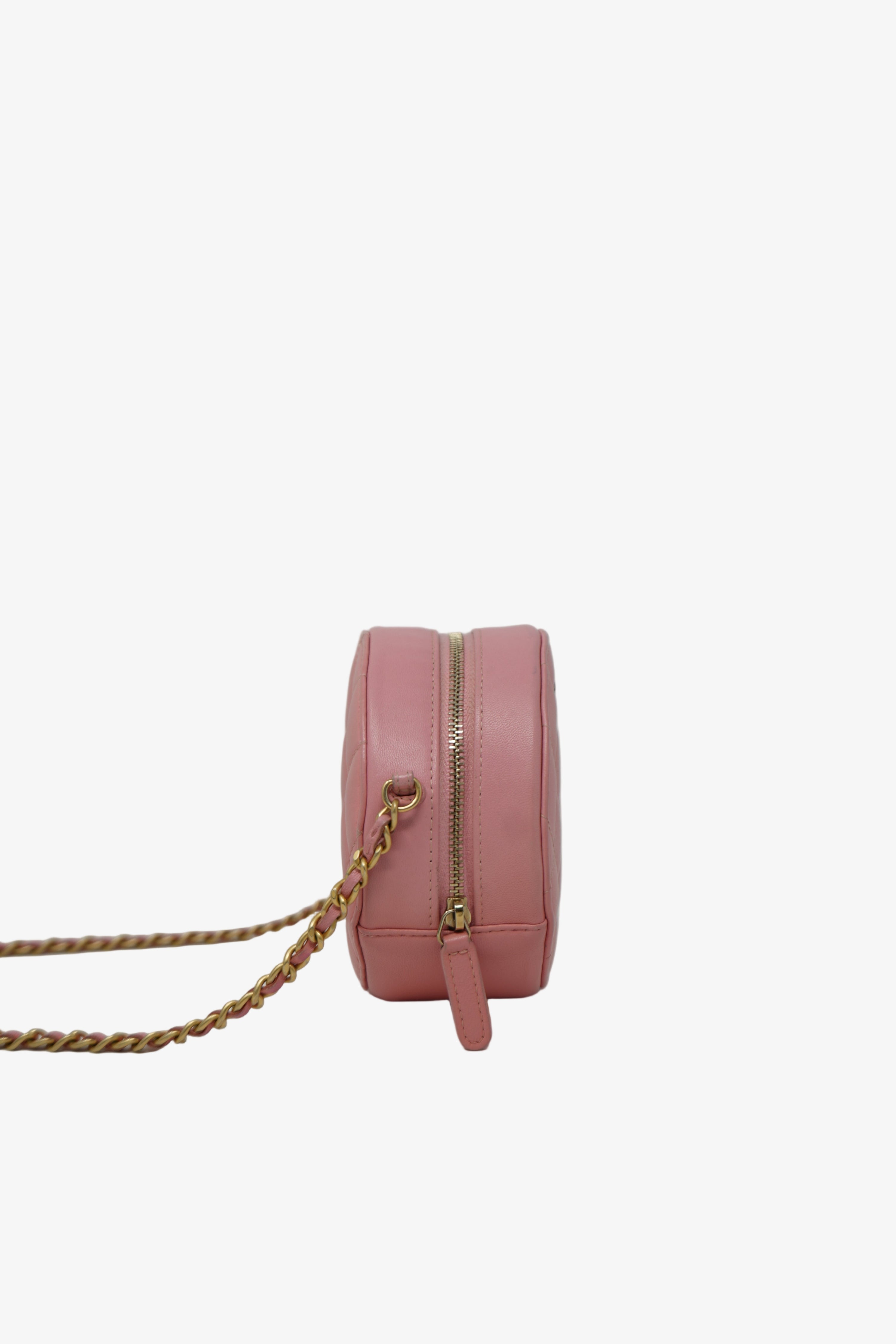 Pre-owned Chanel Round Clutch With Chain