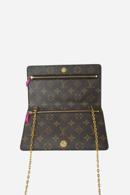 Louis Vuitton Christmas Animation Pochette