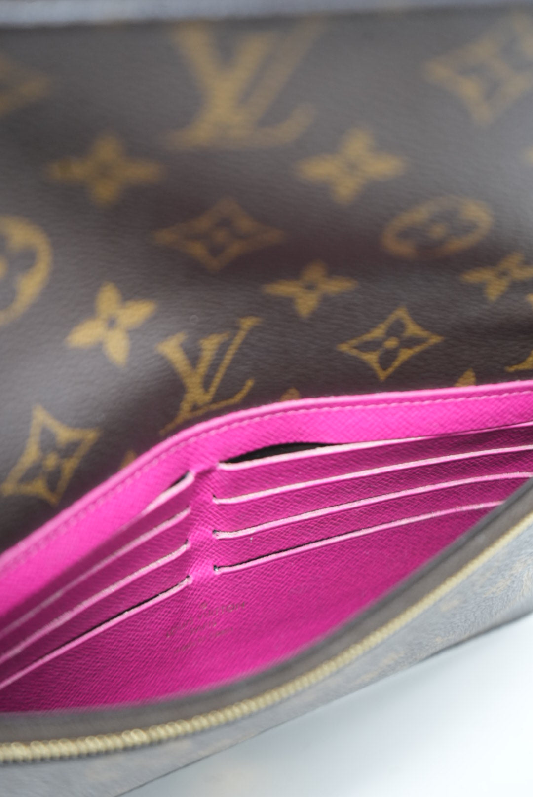 Louis Vuitton Christmas Animation Pochette
