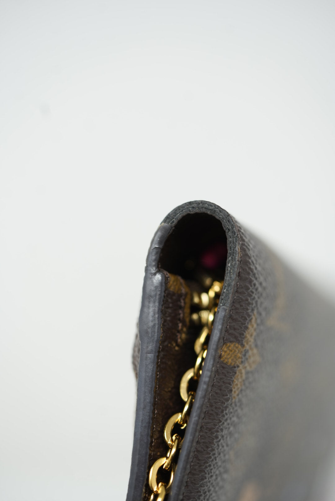 Louis Vuitton Christmas Animation Pochette