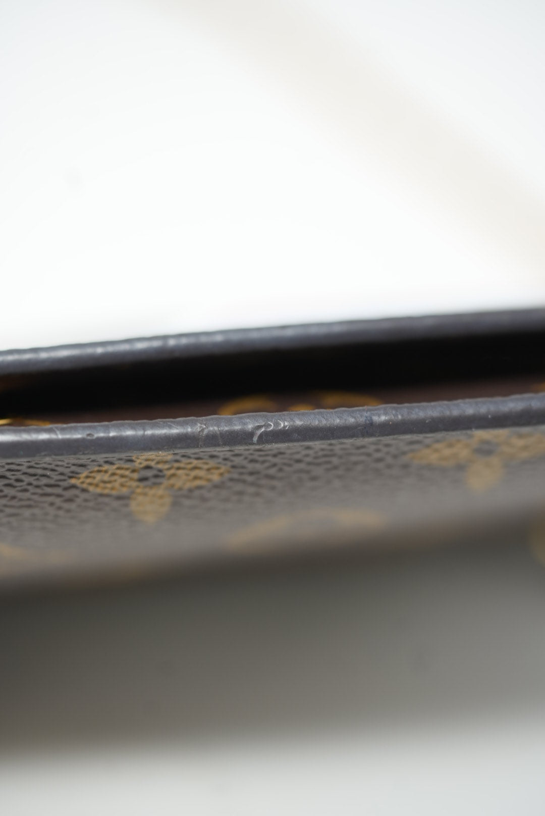Louis Vuitton Christmas Animation Pochette