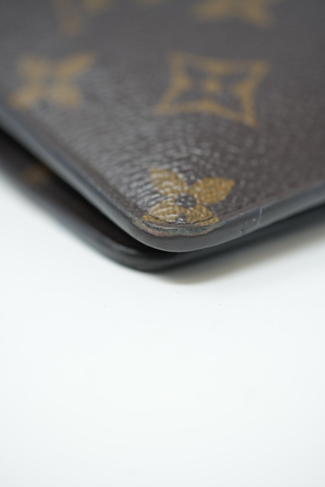 Louis Vuitton Christmas Animation Pochette
