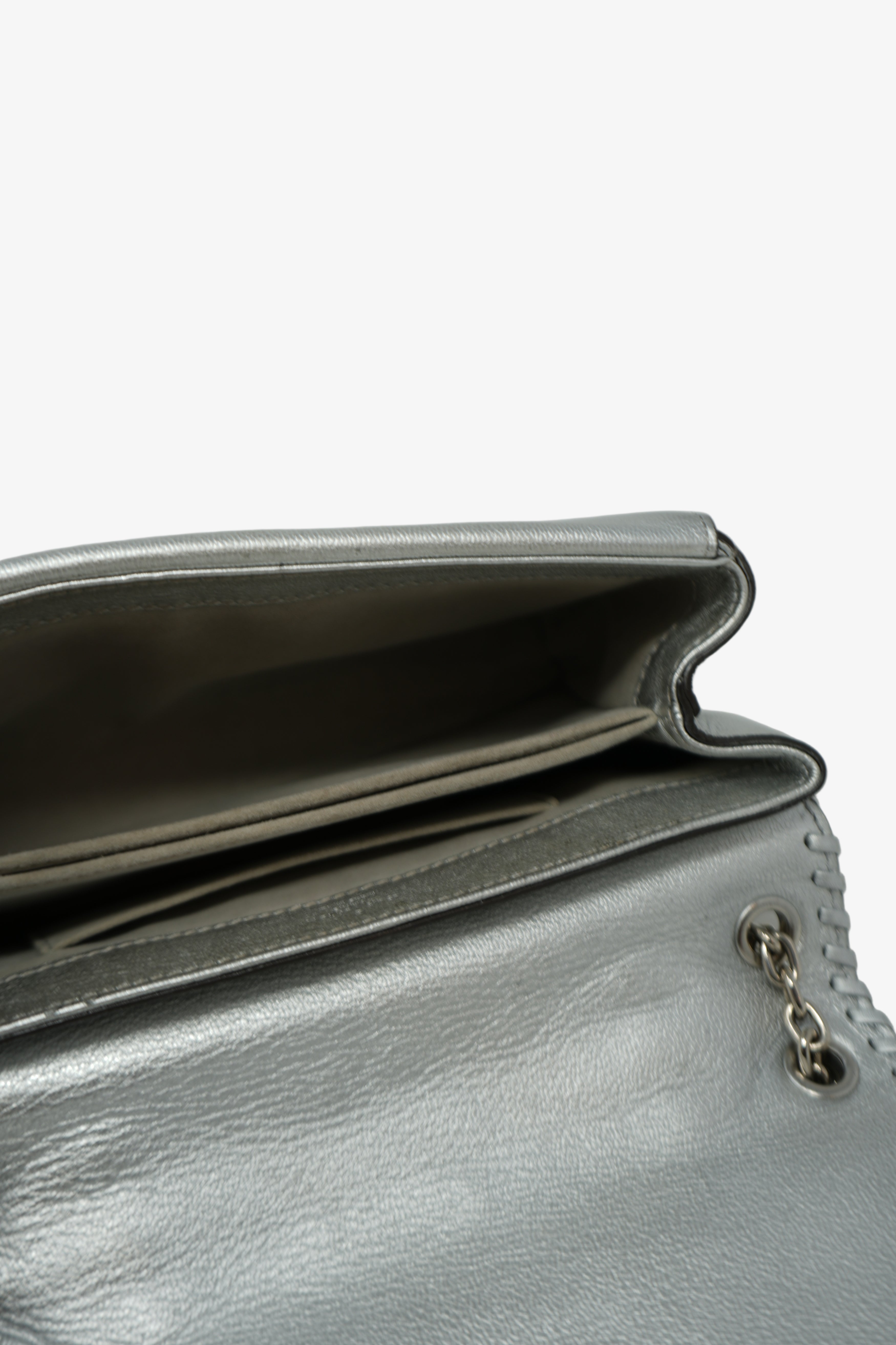 Louis Vuitton 2016 Silver Leather Very Chain Bag