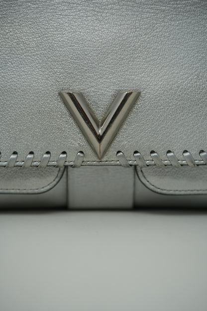 Louis Vuitton Leather Very Chain Bag