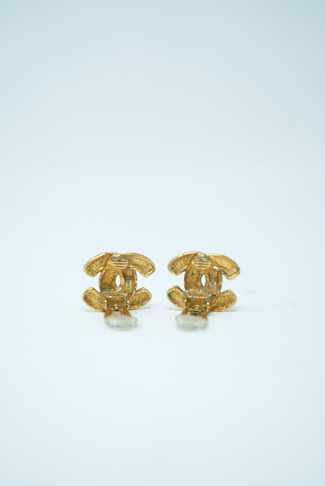 Pre-Owned CHANEL 80's CC Quilted Earrings Clip-On