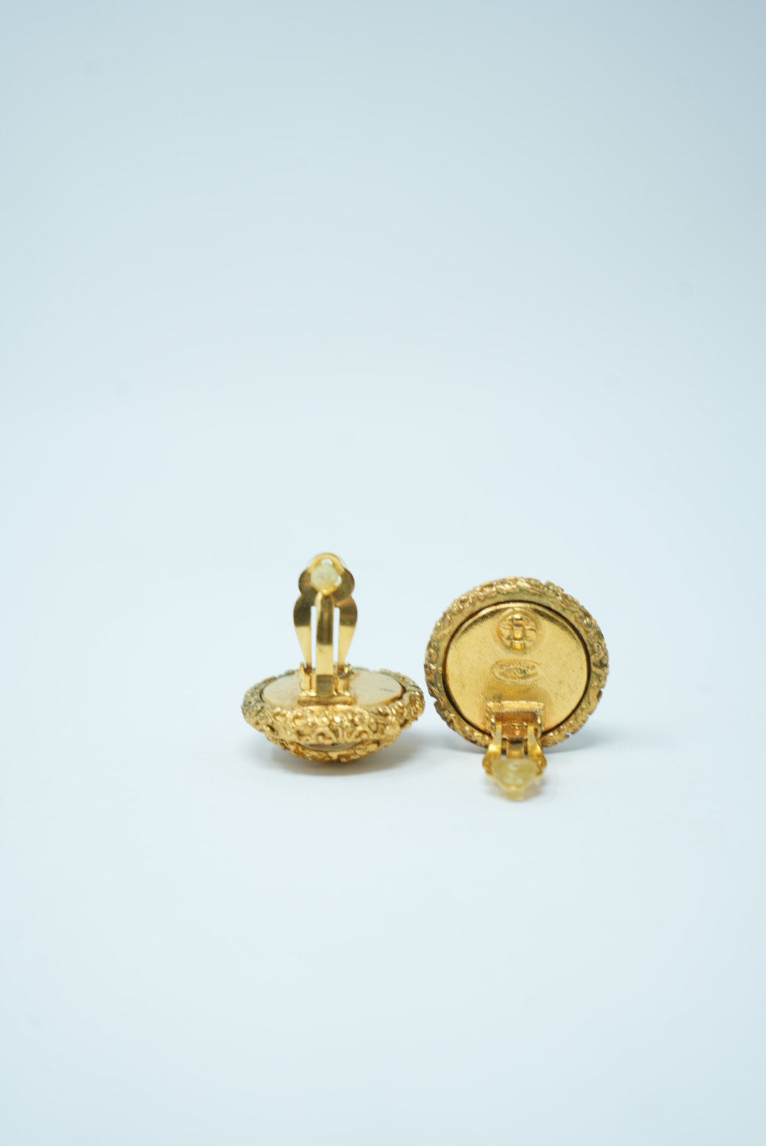 Pre-Owned Chanel 1993 CC Mirror Earrings Clip-On 1993